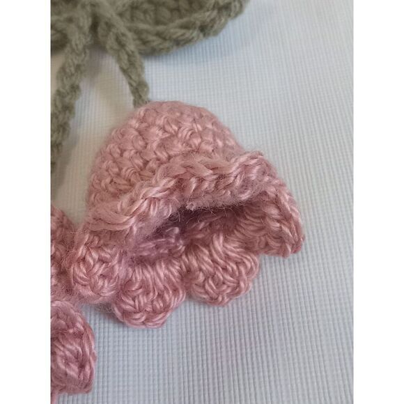 Handmade Acyrlic Crochet Lily of the Valley Adjustable Hanging Vine Decoration - Picture 4 of 7